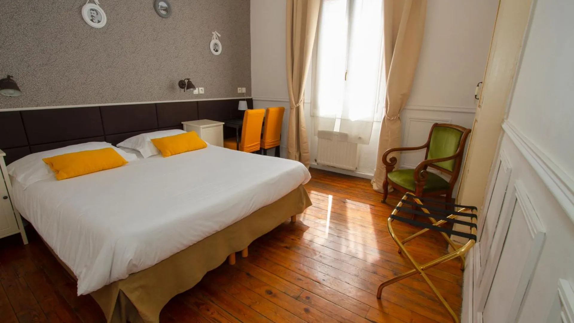 Hotel Chalet De L'Isere Cannes