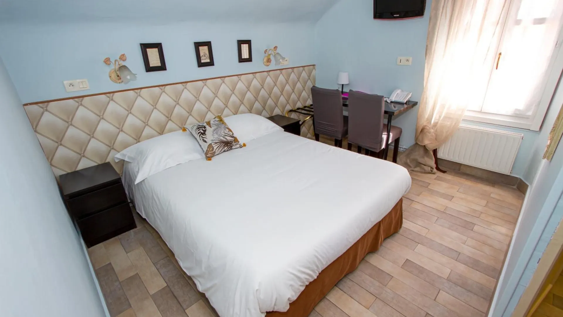Hotel Chalet De L'Isere Cannes 3*,  France