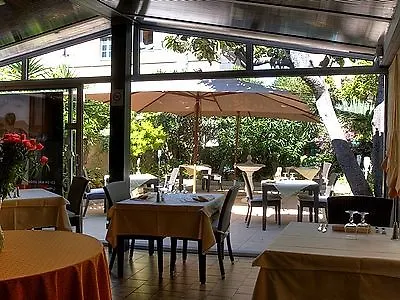 Hotel Chalet De L'Isere Cannes 3*,
