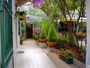 ***  Hotel Chalet De L'Isere Cannes France